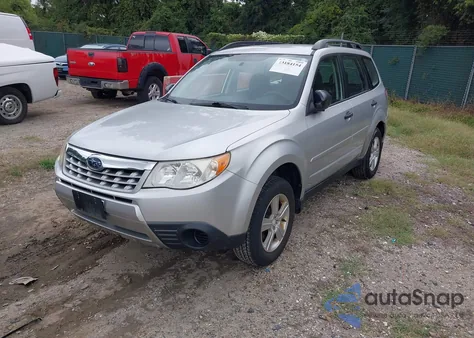 2011 Subaru Forester 2.5X из США, поврежденный, VIN JF2SHABC6BH741984